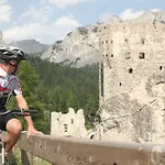 ホテル Alpenhotel La Montanara