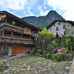 ホテル Alpenhotel La Montanara