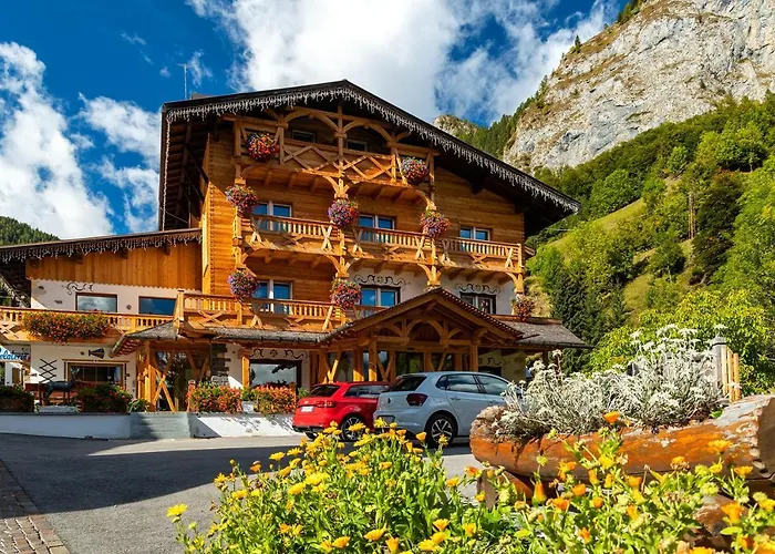 Alpenhotel La Montanara ホテル
