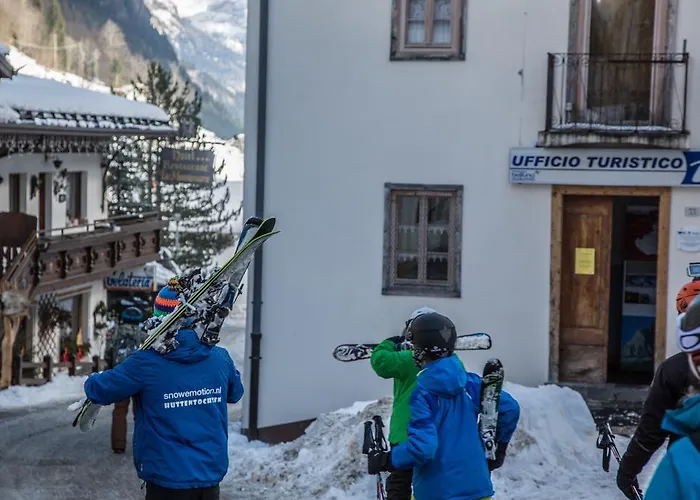 Alpenhotel La Montanara ホテル ロッカ・ピエートレ