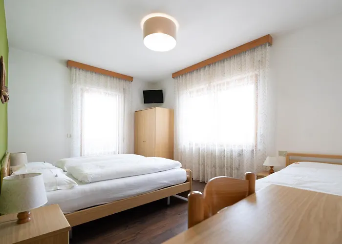 ホテル Alpenhotel La Montanara ロッカ・ピエートレ