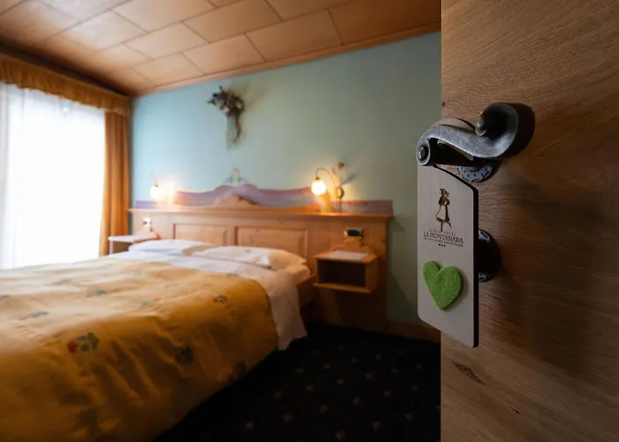 Alpenhotel La Montanara ホテル ロッカ・ピエートレ